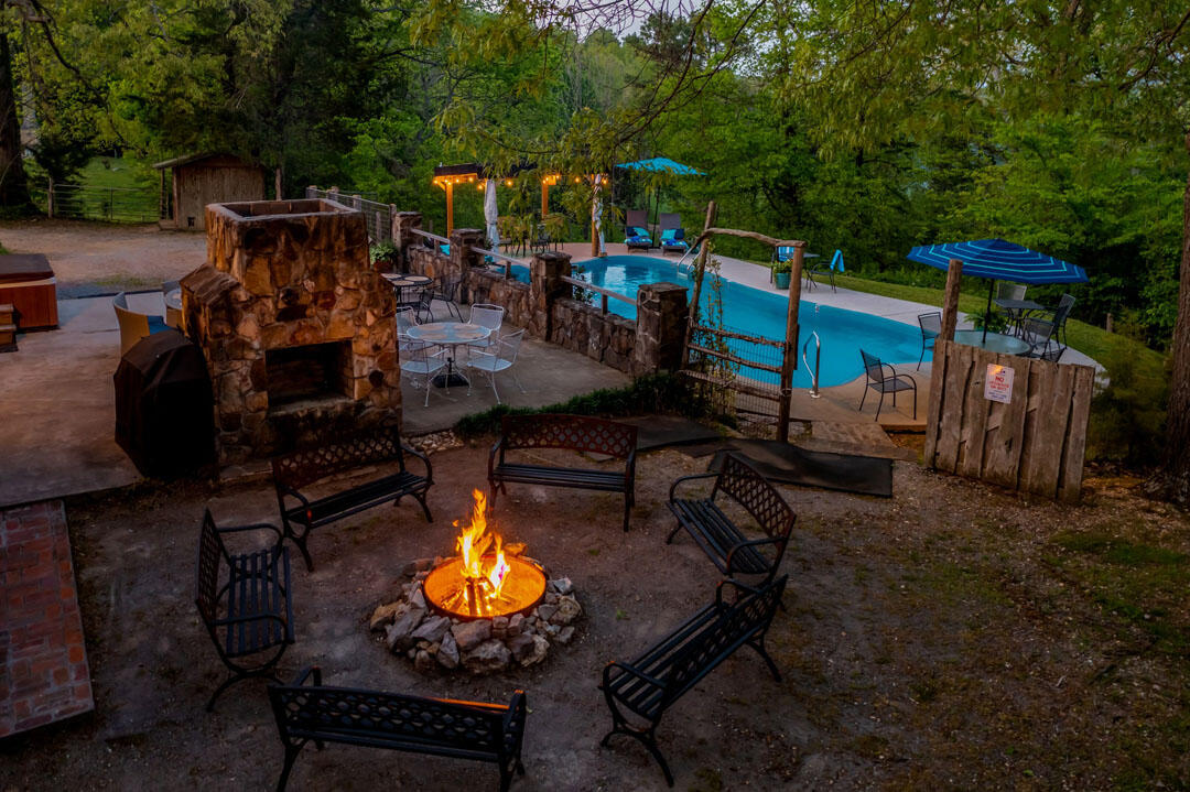 Everyone loves smores in the evening.